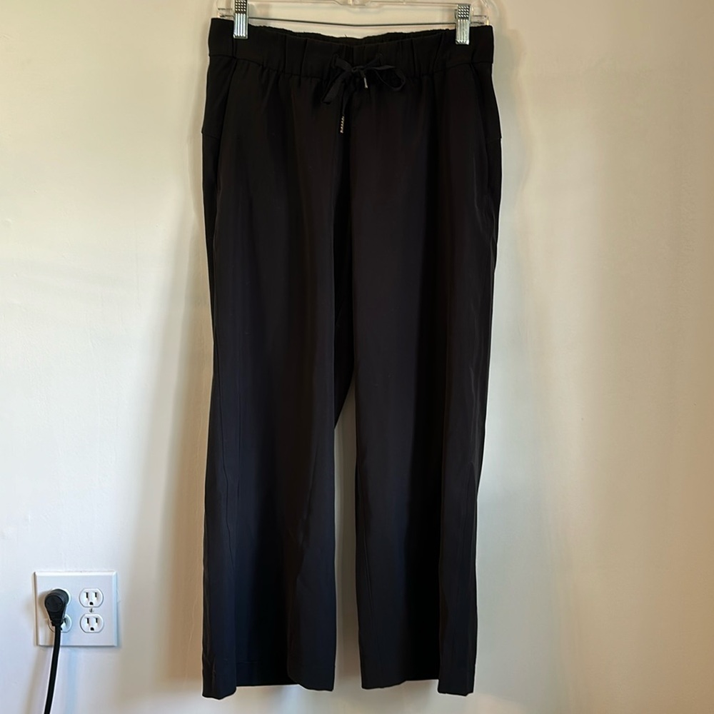 Lululemon On The Fly cropped wide leg pants